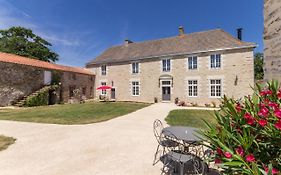 Chateau De La Voirie - Chambres D'Hotes